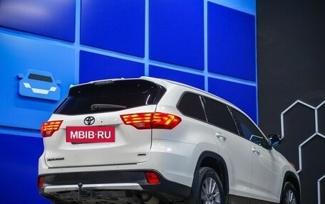 Toyota Highlander III, 2014 год, 2 920 000 рублей, 6 фотография