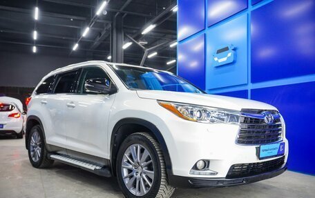 Toyota Highlander III, 2014 год, 2 920 000 рублей, 21 фотография