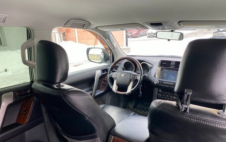 Toyota Land Cruiser Prado 150 рестайлинг 2, 2013 год, 3 700 000 рублей, 23 фотография