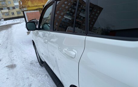 Toyota Land Cruiser Prado 150 рестайлинг 2, 2013 год, 3 700 000 рублей, 33 фотография