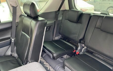 Toyota Land Cruiser Prado 150 рестайлинг 2, 2013 год, 3 700 000 рублей, 40 фотография