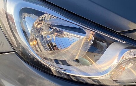 Hyundai Solaris II рестайлинг, 2011 год, 700 000 рублей, 17 фотография