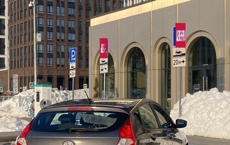 Hyundai Solaris II рестайлинг, 2011 год, 700 000 рублей, 3 фотография