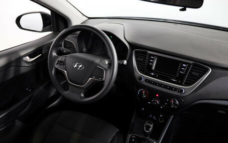 Hyundai Solaris II рестайлинг, 2017 год, 1 199 000 рублей, 8 фотография