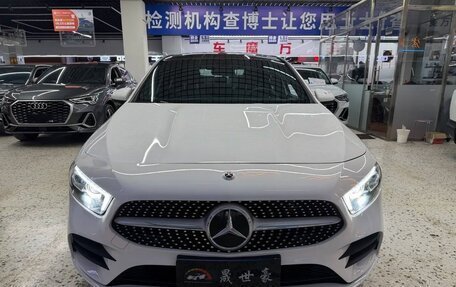 Mercedes-Benz A-Класс, 2022 год, 1 990 000 рублей, 2 фотография