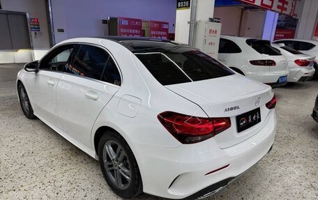 Mercedes-Benz A-Класс, 2022 год, 1 990 000 рублей, 5 фотография