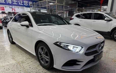 Mercedes-Benz A-Класс, 2022 год, 1 990 000 рублей, 3 фотография