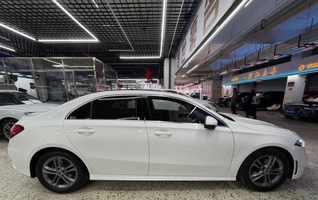 Mercedes-Benz A-Класс, 2022 год, 1 990 000 рублей, 8 фотография