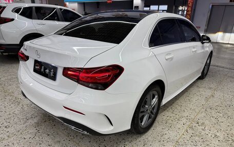 Mercedes-Benz A-Класс, 2022 год, 1 990 000 рублей, 7 фотография