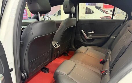 Mercedes-Benz A-Класс, 2022 год, 1 990 000 рублей, 17 фотография