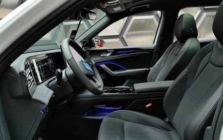 Volkswagen Tiguan, 2025 год, 5 290 000 рублей, 19 фотография