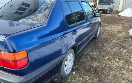 Volkswagen Vento, 1994 год, 120 000 рублей, 2 фотография