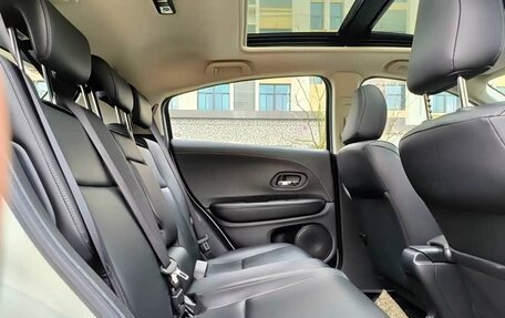 Honda Vezel, 2022 год, 1 880 000 рублей, 12 фотография