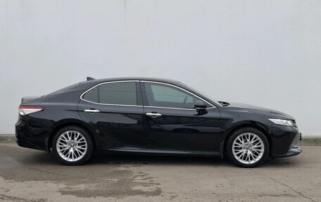 Toyota Camry, 2019 год, 3 250 000 рублей, 4 фотография