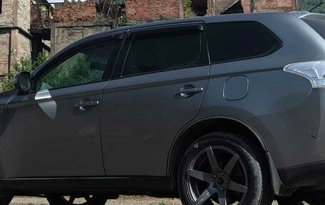 Mitsubishi Outlander III рестайлинг 3, 2012 год, 1 250 000 рублей, 5 фотография