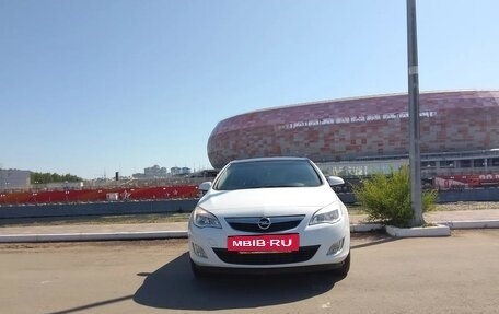 Opel Astra J, 2012 год, 695 000 рублей, 2 фотография