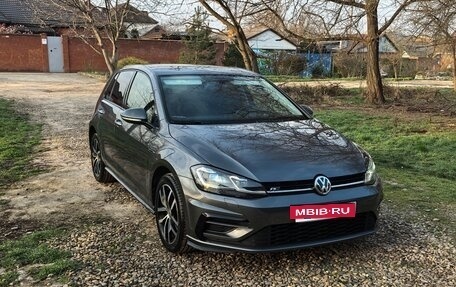 Volkswagen Golf VII, 2018 год, 1 870 000 рублей, 3 фотография