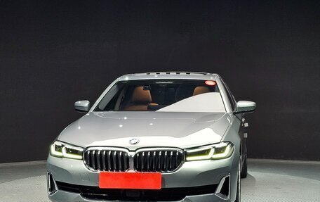 BMW 5 серия, 2022 год, 5 990 000 рублей, 2 фотография
