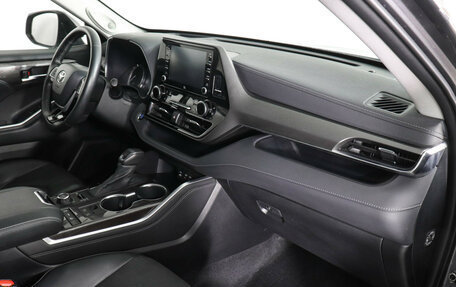 Toyota Highlander, 2021 год, 4 797 000 рублей, 10 фотография