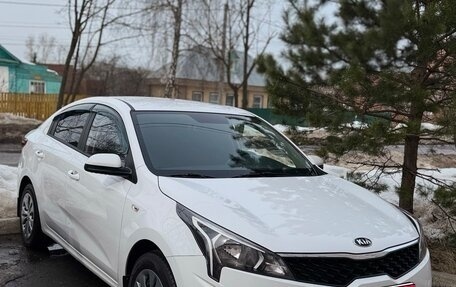 KIA Rio IV, 2021 год, 1 750 000 рублей, 1 фотография