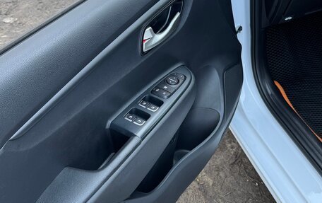 KIA Rio IV, 2021 год, 1 750 000 рублей, 16 фотография