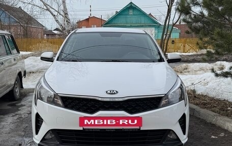 KIA Rio IV, 2021 год, 1 750 000 рублей, 4 фотография