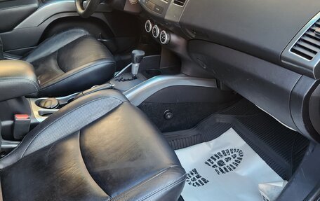 Mitsubishi Outlander III рестайлинг 3, 2007 год, 1 200 000 рублей, 22 фотография