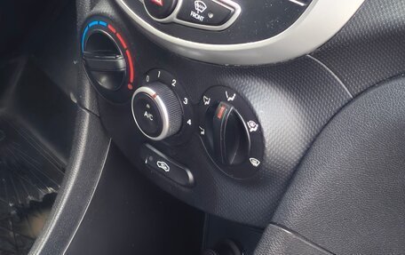 Hyundai Solaris II рестайлинг, 2013 год, 650 000 рублей, 12 фотография