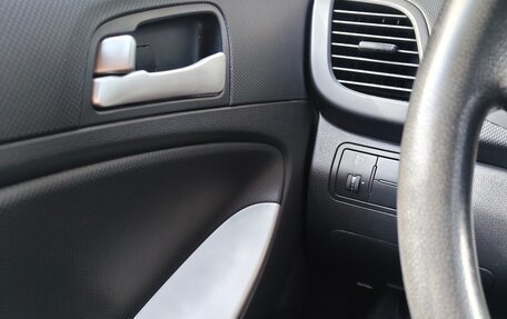 Hyundai Solaris II рестайлинг, 2013 год, 650 000 рублей, 14 фотография