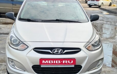Hyundai Solaris II рестайлинг, 2013 год, 650 000 рублей, 3 фотография