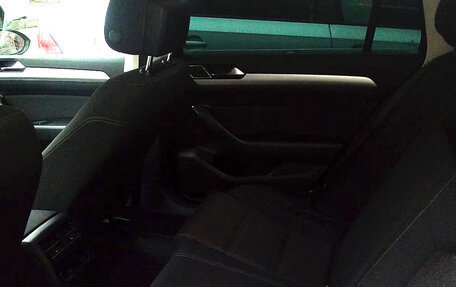 Volkswagen Passat B8 рестайлинг, 2015 год, 1 350 000 рублей, 9 фотография