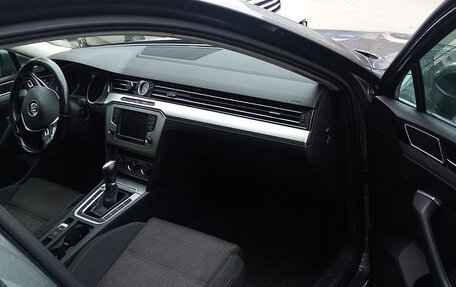 Volkswagen Passat B8 рестайлинг, 2015 год, 1 350 000 рублей, 7 фотография