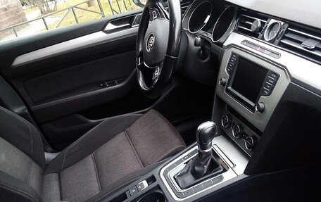 Volkswagen Passat B8 рестайлинг, 2015 год, 1 350 000 рублей, 6 фотография