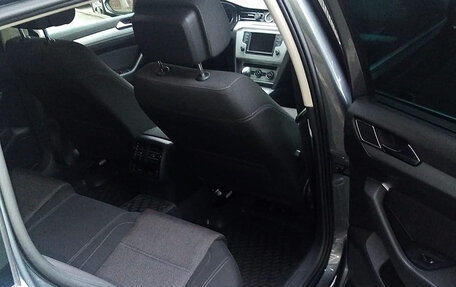 Volkswagen Passat B8 рестайлинг, 2015 год, 1 350 000 рублей, 8 фотография