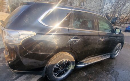 Mitsubishi Outlander III рестайлинг 3, 2012 год, 1 220 000 рублей, 4 фотография