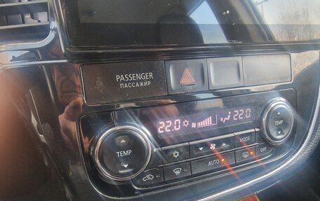 Mitsubishi Outlander III рестайлинг 3, 2012 год, 1 220 000 рублей, 5 фотография