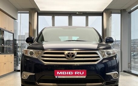 Toyota Highlander III, 2011 год, 2 430 000 рублей, 2 фотография