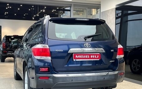 Toyota Highlander III, 2011 год, 2 430 000 рублей, 8 фотография