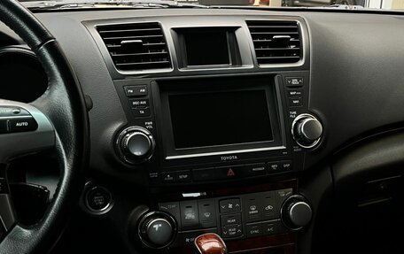 Toyota Highlander III, 2011 год, 2 430 000 рублей, 18 фотография