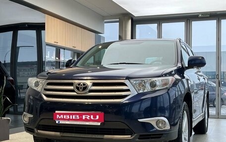 Toyota Highlander III, 2011 год, 2 430 000 рублей, 3 фотография