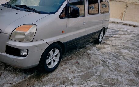 Hyundai H-1 II рестайлинг, 2005 год, 449 000 рублей, 7 фотография