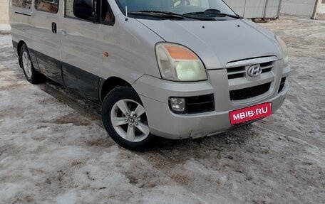 Hyundai H-1 II рестайлинг, 2005 год, 449 000 рублей, 2 фотография