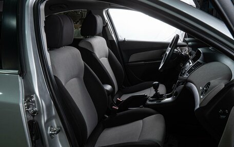 Chevrolet Cruze II, 2010 год, 668 000 рублей, 8 фотография