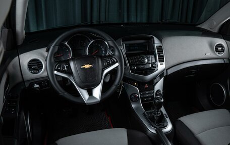 Chevrolet Cruze II, 2010 год, 668 000 рублей, 6 фотография