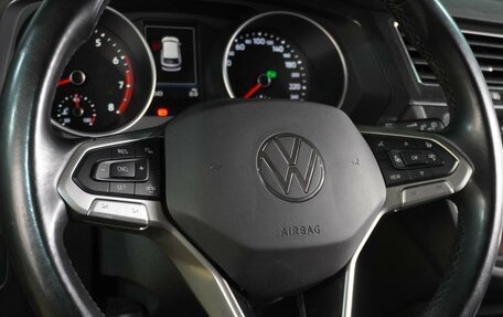 Volkswagen Tiguan II, 2021 год, 3 199 000 рублей, 16 фотография