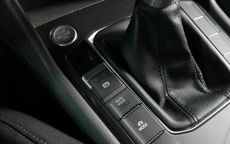 Volkswagen Tiguan II, 2021 год, 3 199 000 рублей, 18 фотография