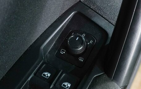 Volkswagen Tiguan II, 2021 год, 3 199 000 рублей, 20 фотография