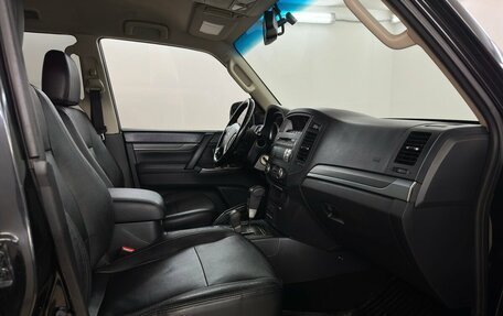 Mitsubishi Pajero IV, 2013 год, 2 130 000 рублей, 10 фотография