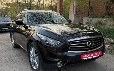 Infiniti QX70, 2014 год, 2 500 000 рублей, 2 фотография