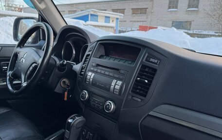 Mitsubishi Pajero IV, 2011 год, 2 000 000 рублей, 16 фотография